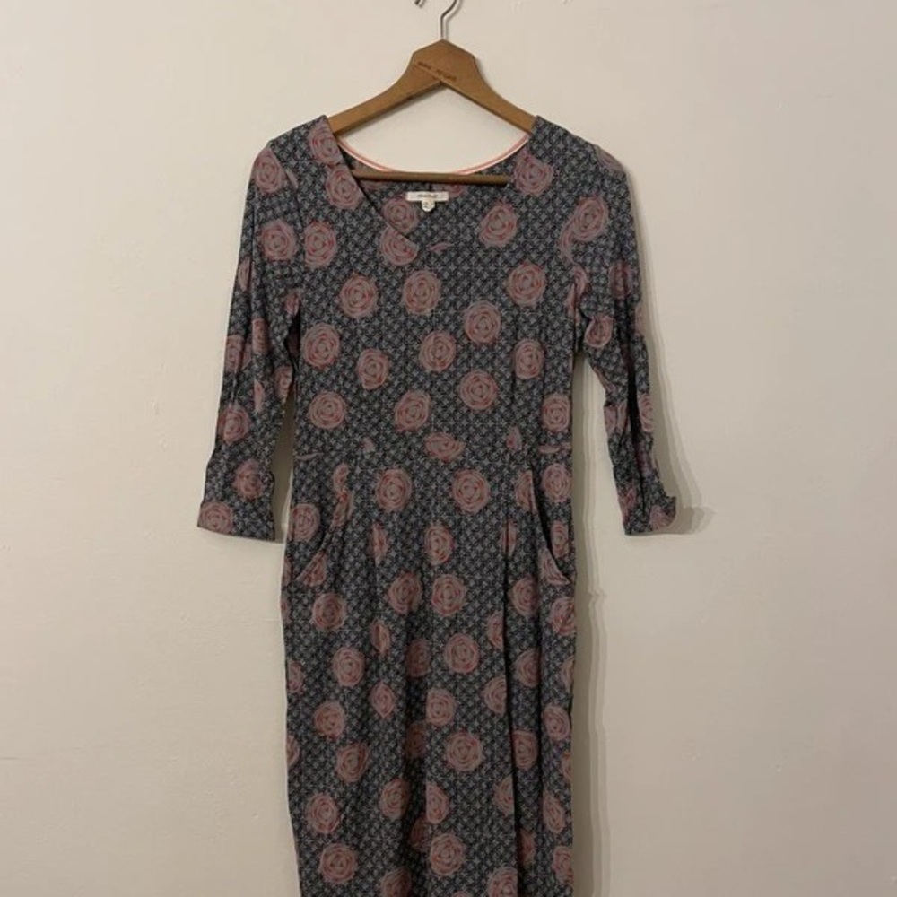 Elegant Floral Mini Dress in Pink and Gray